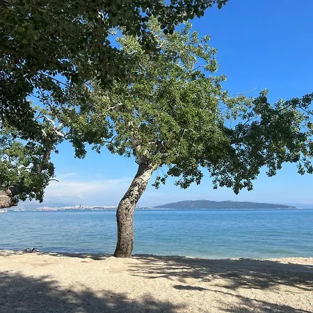 Troisa Kastela