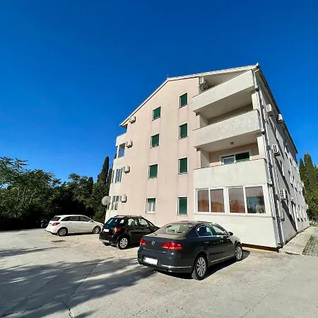 Apartment Troisa Kastela