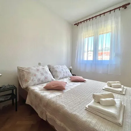 Apartment Troisa Kastela